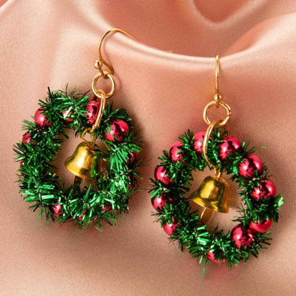 NEW! Holiday Wreath Earrings!